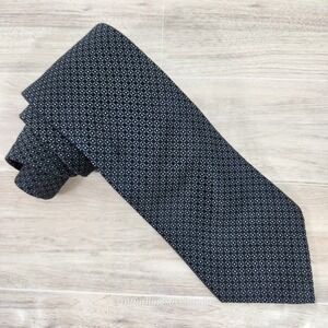 IZOD Black And White Silk Tie, Geometric Pattern, 56"X4"‎